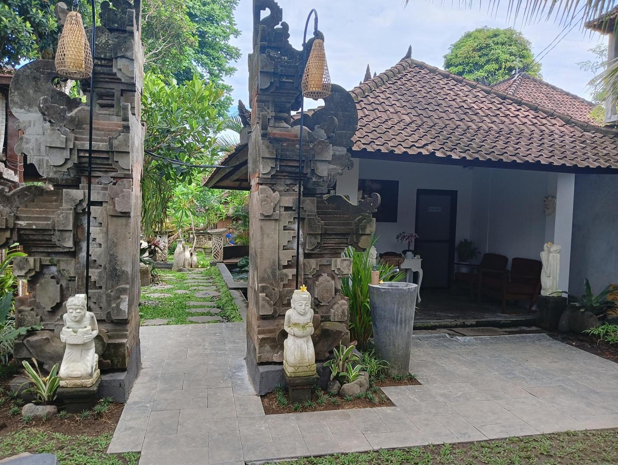 Liyer Spirit House Hotel Ubud Eksteriør billede