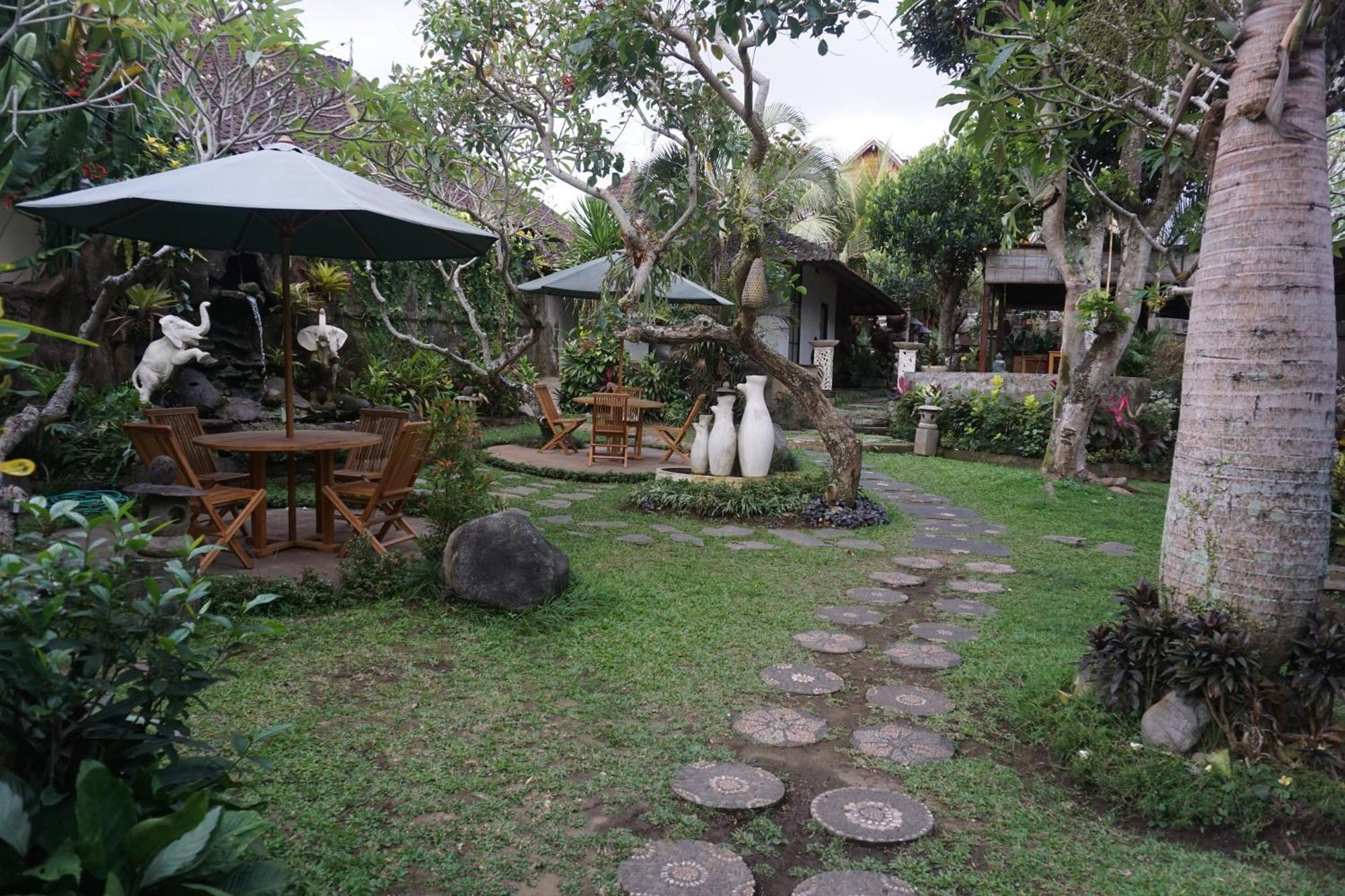 Liyer Spirit House Hotel Ubud Eksteriør billede