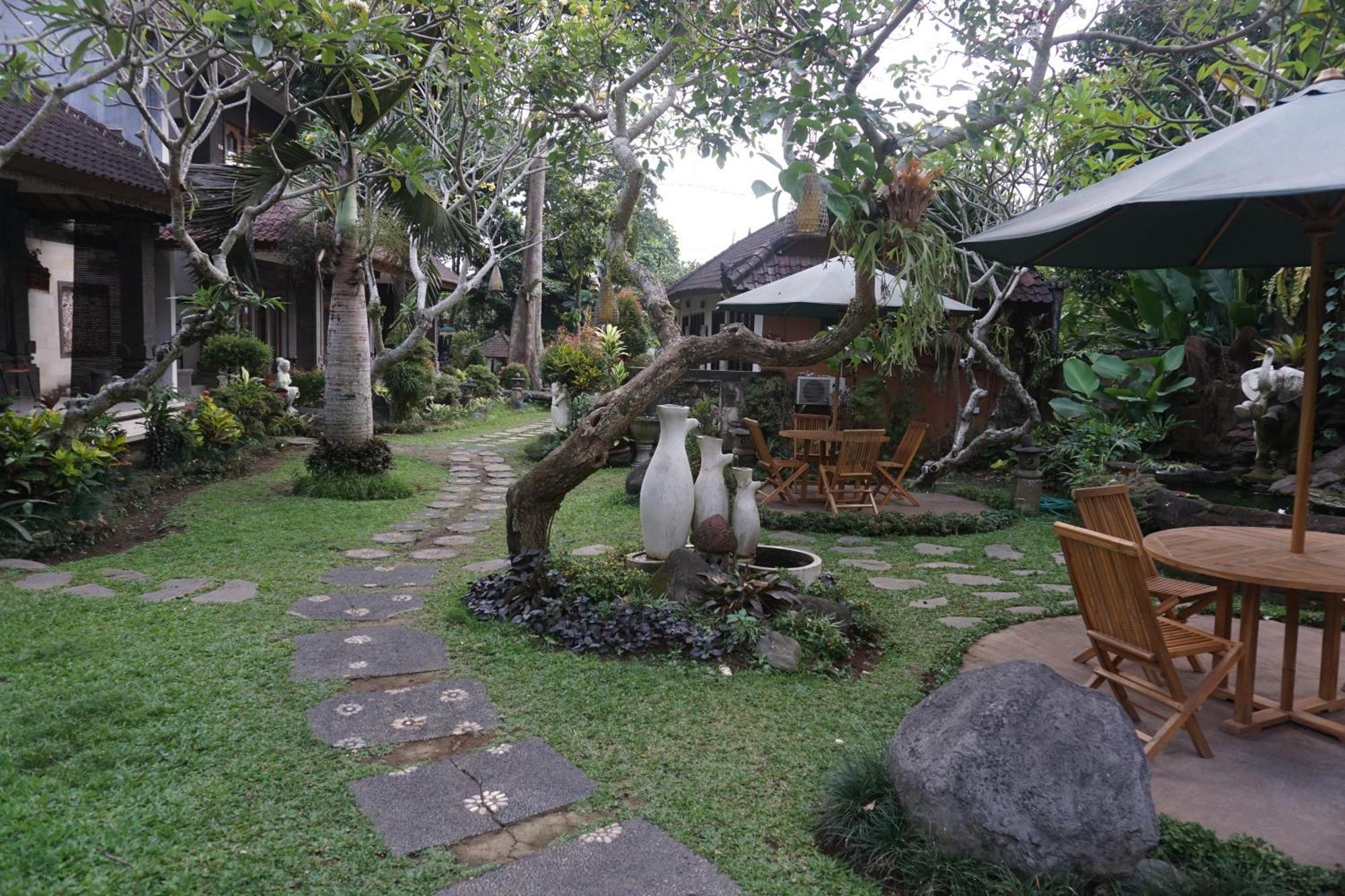 Liyer Spirit House Hotel Ubud Eksteriør billede
