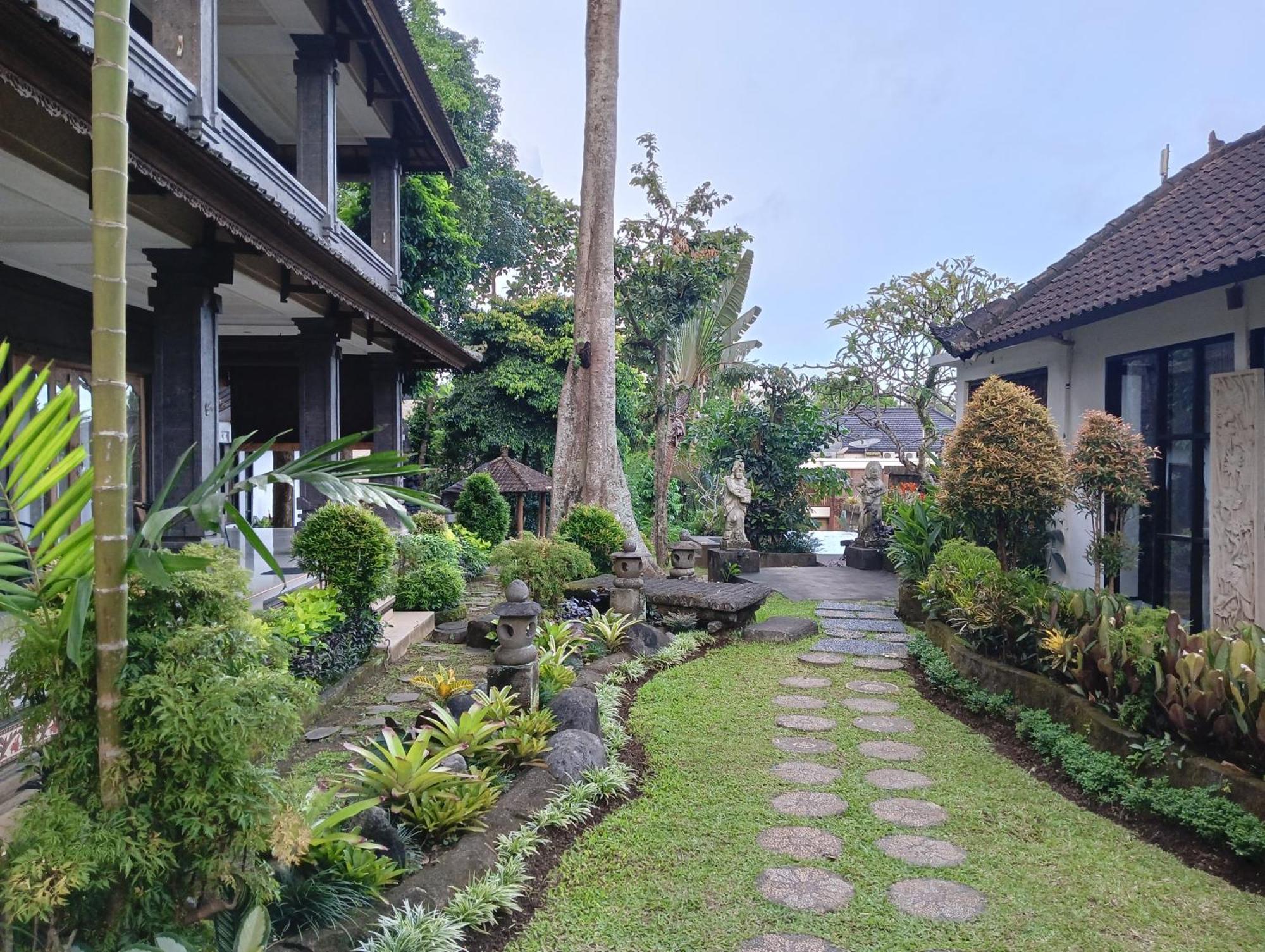 Liyer Spirit House Hotel Ubud Eksteriør billede