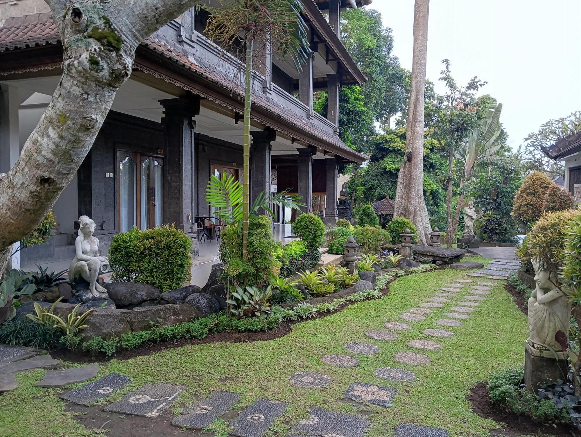 Liyer Spirit House Hotel Ubud Eksteriør billede
